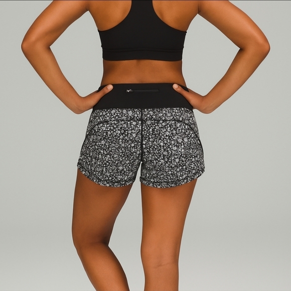 Lululemon Speed Up Low Rise Short 2.5" Venture Floral Alpine White Black  14 NWT - Picture 2 of 7